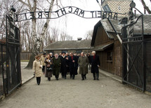 Wizyta delegacji Sądu Konstytucyjnego Republiki Włoskiej w Trybunale Konstytucyjnym
Spotkanie z udziałem sędziów Trybunału Konstytucyjnego i Sądu Konstytucyjnego Republliki Włoskiej
Oficjalne spotkanie z Marszałkiem Sejmu Panem Markiem Jurkiem oraz przedstawicielami Polsko-Włoskiej Grupy Parlamentarnej 
Zwiedzanie budynku Sejmu
Auschwitz-Birkenau - zwiedzanie muzeum i terenu byłego obozu zagłady
Auschwitz-Birkenau - zwiedzanie muzeum i terenu byłego obozu zagłady
Auschwitz-Birkenau - zwiedzanie muzeum i terenu byłego obozu zagłady
Auschwitz-Birkenau - zwiedzanie muzeum i terenu byłego obozu zagłady
Auschwitz-Birkenau - zwiedzanie muzeum i terenu byłego obozu zagłady
Podpisanie wspólnego "Przesłania do Europy” sędziow polskich i włoskich
