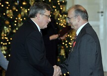 Prof. Małgorzata Pyziak-Szafnicka, Prof. Jerzy Ciemniewski, Prof. Teresa Dębowska-Romanowska, Prof. Mirosław Wyrzykowski i Prof. Marian Zdyb.
Prof. Małgorztata Pyziak-Szafnicka składa ślubowanie.
Prof. Małgorzata Pyziak-Szafnicka, nowy sędzia TK.
Prezydent RP Bronisław Komorowski odznacza Prof. Jerzego Ciemniewskiego Krzyżem Komandorskim Orderu Odrodzenia Polski.
Prezydent RP Bronisław Komorowski odznacza Prof. Teresę Dębowską-Romanowską Krzyżem Oficerskim Orderu Odrodzenia Polski .
Prezydent RP Bronisław Komorowski odznacza prof. Mirosława Wyrzykowskiego Krzyżem Oficerskim Orderu Odrodzenia Polski.
Prezydent RP Bronisław Komorowski odznacza Prof. Mariana Zdyba Krzyżem Oficerskim Orderu Odrodzenia Polski.
Prof. Małgorzata Pyziak-Szafnicka, Prof. Jerzy Ciemniewski, Prof. Teresa Dębowska-Romanowska, Prof. Mirosław Wyrzykowski i Prof. Marian Zdyb oraz sędziowie TK.
Gratulacje.
Pan Tadeusz Mazowiecki i Prof. Teresa Dębowska-Romanowska.