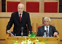 Prezes Izby Karnej Sądu Najwyższego Lech Paprzycki i Prezes TK Bohdan Zdziennicki.
Uczestnicy konferencji.
Uczestnicy konferencji.
I Prezes Sądu Najwyższego prof. Lech Gardocki i Prokurator Generalny Andrzej Seremet.
Uczestnicy konferencji.
Uczestnicy konferencji.
I Prezes Sądu Najwyższego prof. Lech Gardocki i Zastępca Rzecznika Praw Obywatelskich Stanisław Trociuk.
Sędzia TK prof. Ewa Łętowska, I Prezes SN prof. Lech Gardocki i Zastępca RPO Stanisław Trociuk.
Sędzia TK prof. Ewa Łętowska, I Prezes SN prof. Lech Gardocki i Zastępca RPO Stanisław Trociuk.
Uczestnicy konferencji.
Uczestnicy konferencji.
Przewodniczący Państwowej Komisji Wyborczej Stefan J. Jaworski, I Prezes SN prof. Lech Gardocki i Zastępca RPO Stanisław Trociuk.
Sędzia TK w stanie spoczynku prof. Kazimierz Działocha, Wiceprezes NSA prof. Janusz Trzciński, sędzia TK w stanie spoczynku Jerzy Stępień i sędzia Trybunału Sprawiedliwości Wspólnot Europejskich prof. Marek Safjan.
Prezes TK dr Bohdan Zdziennicki i Wiceprezes TK prof. Marek Mazurkiewicz.
Uczestnicy konferencji.
Uczestnicy konferencji.
Uczestnicy konferencji.
Prezes TK dr Bohdan Zdziennicki.
Uczestnicy konferencji.
Uczestnicy konferencji.
Uczestnicy konferencji.
Uczestnicy konferencji.
Powitanie gości przez Prezesa TK dr Bohdana Zdziennickiego.
Powitanie gości przez Prezesa TK dr Bohdana Zdziennickiego.
Wiceprezes TK prof. Marek Mazurkiewicz i Prezes TK dr Bohdan Zdziennicki.
Przemawia Wiceprezes TK prof. Marek Mazurkiewicz.
Wystąpienie sędziego TK w stanie spoczynku prof. Kazimierza Działochy.
Wiceprezes TK prof. Marek Mazurkiewicz i Prezes TK dr Bohdan Zdziennicki.
Przemawia sędzia TK w stanie spoczynku prof. Andrzej Zoll.
Wiceprezes TK prof. Marek Mazurkiewicz i Prezes TK dr Bohdan Zdziennicki.