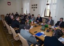 Sędziowie Sądu Konstytucyjnego Gruzji i Trybunału Konstytucyjnego
Uczestnicy spotkania Sądu Konstytucyjnego Gruzji i Trybunału Konstytucyjnego
Uczestnicy spotkania Sądu Konstytucyjnego Gruzji i Trybunału Konstytucyjnego
Uczestnicy spotkania Sądu Konstytucyjnego Gruzji i Trybunału Konstytucyjnego
Wiceprezes Sądu Konstytucyjnego Gruzji Pan Zaza Tavadze
