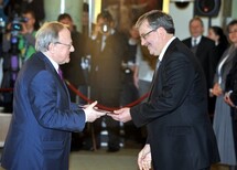 Prezydent RP Bronisław Komorowski i uczestnicy uroczystości.
Uczestnicy uroczystości.
Prezydent RP Bronisław Komorowski wręcza prof. Andrzejowi Rzeplińskiemu nominację na stanowisko Prezesa TK.
Prezydent RP Bronisław Komorowski wręcza prof. Stanisławowi Biernatowi nominację na stanowisko Wiceprezesa TK.
Prezydent RP Bronisław Komorowski i prof. Marek Mazurkiewicz, Sędzia TK w latach 2001-2010, Wiceprezes TK w 2010 roku.
Prezydent RP Bronisław Komorowski i prof. Andrzej Mączyński, Sędzia TK w latach 1997-2006, Wiceperezes TK w latach 2001-2006.
Prezydent RP Bronisław Komorowski i Janusz Niemcewicz, Sędzia TK w latach 2001-2010, Wiceprezes TK w latach 2006-2010.
Prezydent RP Bronisław Komorowski i Jerzy Stępień, Sędzia TK w latach 1999-2008, Prezes TK w latach 2006-2008.
Prezydent RP Bronisław Komorowski i dr Bohdan zzdiennicki, Sędzia TK w latach 2001-2010, Prezes TK w latach 2008-2010.
Sędzia TK Stanisław Rymar składa ślubowanie.
Sędzia TK Stanisław Rymar.
Sędzia TK prof. Piotr Tuleja składa ślubowanie.
Sędzia TK prof. Piotr Tuleja.
Sędzia TK Marek Zubik składa ślubowanie.
Przemawia Prezydent RP Bronisław Komorowski.
Przemawia Prezes TK prof. Andrzej Rzepliński.
Odznaczeni Prezesi i Wiceprezesi Trybunału.
Wiceprezes TK prof. Stanisław Biernat oraz nowi sędziowie TK - Stanisław Rymar, prof. Piotr Tuleja, prof. Marek Zubik.
W imieniu odznaczonych przemawia prof. Marek Mazurkiewicz.
Byli Prezesi i Wiceprezesi TK, Prezydent RP, Prezes i Wiceprezes TK oraz nowi Sędziowie TK.
Byli Prezesi Trybunału Konstytucyjengo Jerzy Stępień i dr Bohdan Zdziennicki, Prezydent RP Bronisław Komorowski, Prezes TK prof. Andrzej Rzepliński i Wiceprezes TK prof. Stanisław Biernat.
Prezydent RP Bronisław Komorowski i nowy Sędzia TK prof. Piotr Tuleja.
Prezydent RP Bronisław Komorowski i nowy Sędzia TK prof. Marek Zubik .