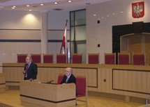 Uczestnicy wykładu
Prof. Andrzej Sulima-Kamiński i Prezes Trybunału Konstytucyjnego Jerzy Stępień
Uczestnicy wykładu