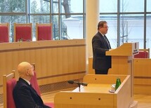 Prof. Krystian Complak z Uniwersytetu Wrocławskiego, prof. Luca Mezzetti i Prezes Trybunału Konstytucyjnego prof. Andrzej Rzepliński.
Uczestnicy wykładu.
Prof. Krystian Complak i prof. Luca Mezzetti.
Uczestnicy wykładu.
Prof. Luca Mezzetti.