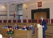 Otwarcie konferencji, przemawia prof. Mirosław Granat
Uczestnicy konferencji
I panel, przemawia dr Witold Brodziński z Uniwersytetu Łódzkiego
Uczestnicy konferencji
Prof. Michel Verpaux z Université Paris I, Prof. Jean Gicquel z Université Paris I, Prof. Janusz Trzciński, Prezes Naczelnego Sądu Administracyjnego oraz dr Jarosław Szymanek z Uniwersytetu Warszawskiego
I panel, przemawia Prof. Jean Gicquel z Université Paris I
Uczestnicy konferencji
IV panel, Prof. Mirosław Wyrzykowski, Sędzia Trybunału Konstytucyjnego, Prof. Otto Pfersmann z Université Paris I, Olivier Le Bot z Université de Nice oraz Guy Canivet, członek Rady Konstytucyjnej Republiki Francuskiej
Uczestnicy konferencji
Zdjęcie zbiorowe prelegentów i organizatorów konferencji