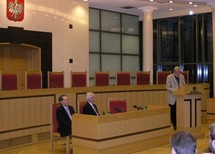 Prezes Trybunału Konstytucyjengo Bohdan Zdziennicki wita uczestników wykładu
Prof. Andrzej de Lazari
Prof. Krzysztof Wójtowicz