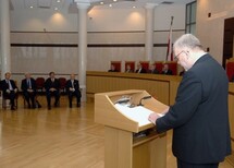 Prezes Trybunału Konstytucyjnego Jerzy Stępień przedstawia "Informację o istotnych problemach wynikających z działalności i orzecznictwa Trybunału Konstytucyjnego w 2007 roku"
Prezes Trybunału Konstytucyjnego Jerzy Stępień przedstawia "Informację o istotnych problemach wynikających z działalności i orzecznictwa Trybunału Konstytucyjnego w 2007 roku"
Prezydent RP Lech Kaczyński, Marszałek Sejmu RP Bronisław Komorowski
Uczestnicy dorocznego Zgromadzenia Ogólnego Sędziów TK
Pan Lech Kaczyński, Prezydent RP
Pan Bronisław Komorowski, Marszałek Sejmu RP
Pan Donald Tusk, Prezes Rady Ministrów
Pan Prof. Lech Gardocki, I Prezes Sądu Najwyższego
Pan Prof. Janusz Trzciński, Prezes Naczelnego Sądu Administracyjengo