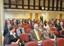 Prezes TK prof. Andrzej Rzepliński wita uczestników konferencji.
Uczestnicy konferencji.
Uczestnicy konferencji.
Uczestnicy konferencji.
Przemawia Marszałek Sejmu RP, Pani Ewa Kopacz.
Przemawia prof. Andrzej Szmyt z Uniwersytetu Gdańskiego.
Wiceprezes TK prof. Stanisław Biernat rozpoczyna pierwszą część konferencji.
Uczestnicy konferencji.
Wystąpienie Pani Aleksandry Dębowskiej z Uniwersytetu Jagiellońskiego.
Wystąpienie Pana Władysława Jóźwickiego z Uniwersytetu Adama Mickiewicza w Poznaniu.
Wystąpienie Pani Marceliny Stolarskiej z Uniwersytetu Jagiellońskiego.
Wystąpienie Pani Agaty Niżnik-Muchy z Uniwersytetu Jagiellońskiego.
Wystąpienie Pani Ady Paprockiej z Uniwersytetu Warszawskiego.
Dyskusja, wystąpienie Pani prof. Teresy Dębowskiej-Romanowskiej, sędzi TK w stanie spoczynku.
Dyskusja, wystąpienie Pana prof. Kazimierza Działochy, sędziego TK w stanie spoczynku.
Dyskusja.
Uczestnicy konferencji.
Przemawia Prezydent RP, Pan Bronisław Komorowski.
Wystąpienie Pani Dobrochny Minich z Uniwersytetu Jagiellońskiego.
Wystąpienie Pana  Michała Jackowskiego z Uniwersytetu Wrocławskiego.
Wystąpienie Pani Marty Kłopockiej-Jasińskiej z Wyższej Szkoły Prawa i Zarządzania im. Heleny Chodkowskiej, Wydział Zamiejscowy we Wrocławiu.