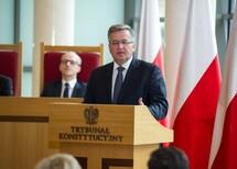 Prezes i Sędziowie Trybunału Konstytucyjnego
Prezydent RP Bronisław Komorowski, Prezes Rady Ministrów Ewa Kopacz, Wicemarszałek Sejmu Eugeniusz Grzeszczak, Wicemarszałek Senatu Jan Wyrowiński oraz inni goście dorocznego Zgromadzenia Ogólnego Sędziów TK 
Uczestnicy Zgromadzenia Ogólnego Sędziów TK
Prezydent RP Bronisław Komorowski, Prezes Rady Ministrów Ewa Kopacz, Wicemarszałek Sejmu Eugeniusz Grzeszczak, Wicemarszałek Senatu Jan Wyrowiński
Prezes Trybunału Konstytucyjnego prof. Andrzej Rzepliński
Prezydent RP Bronisław Komorowski
Prezes Rady Ministrów Ewa Kopacz
Wicemarszałek Senatu Jan Wyrowiński
I Prezes Sądu Najwyższego prof. Małgorzata Gersdorf
Prezes Naczelnego Sądu Administracyjnego i Przewodniczący Krajowej Rady Sądownictwa prof. Roman Hauser
Rzecznik Praw Obywatelskich prof. Irena Lipowicz
Prokurator Generalny Andrzej Seremet
