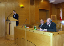 Wiceprezes Trybunału Konstytucyjnego prof. Andrzej Mączyński otwiera konferencję
dr Władysław T. Kulesza, prof. Andrzej Mączyński, prof. Andrzej Zakrzewski
dr hab. Anna Landau-Czajka
dr Romuald Kraczkowski 
prof. Andrzej Zakrzewski
dr Adam Jankiewicz
prof. Andrzej Ajnenkiel
prof. Andrzej Mączyński