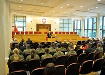 Prezes TK prof. Andrzej Rzepliński i prof. Franciszek Ziejka
Uczestnicy wykładu
Prezes TK prof. Andrzej Rzepliński i prof. Franciszek Ziejka
Uczestnicy wykładu
Prezes TK prof. Andrzej Rzepliński i prof. Franciszek Ziejka
Uczestnicy wykładu