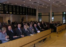 Otwarcie konferencji, przemawia prof. Mirosław Granat
Uczestnicy konferencji
I panel, przemawia dr Witold Brodziński z Uniwersytetu Łódzkiego
Uczestnicy konferencji
Prof. Michel Verpaux z Université Paris I, Prof. Jean Gicquel z Université Paris I, Prof. Janusz Trzciński, Prezes Naczelnego Sądu Administracyjnego oraz dr Jarosław Szymanek z Uniwersytetu Warszawskiego
I panel, przemawia Prof. Jean Gicquel z Université Paris I
Uczestnicy konferencji
IV panel, Prof. Mirosław Wyrzykowski, Sędzia Trybunału Konstytucyjnego, Prof. Otto Pfersmann z Université Paris I, Olivier Le Bot z Université de Nice oraz Guy Canivet, członek Rady Konstytucyjnej Republiki Francuskiej
Uczestnicy konferencji
Zdjęcie zbiorowe prelegentów i organizatorów konferencji