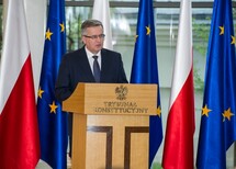 Prezes Trybunału Konstytucyjnego prof. Andrzej Rzepliński
Uczestnicy dorocznego Zgromadzenia Ogólnego Sędziów TK
Prezes Trybunału Konstytucyjnego prof. Andrzej Rzepliński
Prezydent RP Bronisław Komorowski
Prezes Trybunału Sprawiedliwości UE prof. Vassilios Skouris
Wicemarszałek Sejmu Cezary Grabarczyk
Marszałek Senatu Bohdan Borusewicz
Szef Kancelarii Prezesa Rady Ministrów Jacek Cichocki
Prezes Naczelnego Sądu Administracyjnego prof. Roman Hauser
Wiceprzewodnicząca Krajowej Rady Sądownictwa Małgorzata Niezgódka-Medek
Rzecznik Praw Obywatelskich prof. Irena Lipowicz
Prokurator Generalny Andrzej Seremet