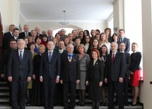 Prezes Sądu Konstytucyjnego Republiki Litewskiej Romualdas Urbaitis i Prezes Trybunału Konstytucyjnego prof. Andrzej Rzepliński
Uczestnicy uroczystości