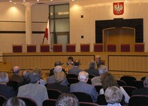 Prof. Anna Grześkowiak-Krwawicz i Prezes TK Jerzy Stępień
Uczestnicy wykładu
Uczestnicy wykładu