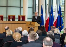 Prezes Trybunału Konstytucyjnego prof. Andrzej Rzepliński
Uczestnicy dorocznego Zgromadzenia Ogólnego Sędziów TK
Prezes Trybunału Konstytucyjnego prof. Andrzej Rzepliński
Prezydent RP Bronisław Komorowski
Prezes Trybunału Sprawiedliwości UE prof. Vassilios Skouris
Wicemarszałek Sejmu Cezary Grabarczyk
Marszałek Senatu Bohdan Borusewicz
Szef Kancelarii Prezesa Rady Ministrów Jacek Cichocki
Prezes Naczelnego Sądu Administracyjnego prof. Roman Hauser
Wiceprzewodnicząca Krajowej Rady Sądownictwa Małgorzata Niezgódka-Medek
Rzecznik Praw Obywatelskich prof. Irena Lipowicz
Prokurator Generalny Andrzej Seremet