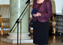 Prof. Małgorzata Pyziak-Szafnicka, Prof. Jerzy Ciemniewski, Prof. Teresa Dębowska-Romanowska, Prof. Mirosław Wyrzykowski i Prof. Marian Zdyb.
Prof. Małgorztata Pyziak-Szafnicka składa ślubowanie.
Prof. Małgorzata Pyziak-Szafnicka, nowy sędzia TK.
Prezydent RP Bronisław Komorowski odznacza Prof. Jerzego Ciemniewskiego Krzyżem Komandorskim Orderu Odrodzenia Polski.
Prezydent RP Bronisław Komorowski odznacza Prof. Teresę Dębowską-Romanowską Krzyżem Oficerskim Orderu Odrodzenia Polski .
Prezydent RP Bronisław Komorowski odznacza prof. Mirosława Wyrzykowskiego Krzyżem Oficerskim Orderu Odrodzenia Polski.
Prezydent RP Bronisław Komorowski odznacza Prof. Mariana Zdyba Krzyżem Oficerskim Orderu Odrodzenia Polski.
Prof. Małgorzata Pyziak-Szafnicka, Prof. Jerzy Ciemniewski, Prof. Teresa Dębowska-Romanowska, Prof. Mirosław Wyrzykowski i Prof. Marian Zdyb oraz sędziowie TK.
Gratulacje.
Pan Tadeusz Mazowiecki i Prof. Teresa Dębowska-Romanowska.