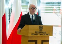 Prezes i Sędziowie Trybunału Konstytucyjnego
Prezydent RP Bronisław Komorowski, Prezes Rady Ministrów Ewa Kopacz, Wicemarszałek Sejmu Eugeniusz Grzeszczak, Wicemarszałek Senatu Jan Wyrowiński oraz inni goście dorocznego Zgromadzenia Ogólnego Sędziów TK 
Uczestnicy Zgromadzenia Ogólnego Sędziów TK
Prezydent RP Bronisław Komorowski, Prezes Rady Ministrów Ewa Kopacz, Wicemarszałek Sejmu Eugeniusz Grzeszczak, Wicemarszałek Senatu Jan Wyrowiński
Prezes Trybunału Konstytucyjnego prof. Andrzej Rzepliński
Prezydent RP Bronisław Komorowski
Prezes Rady Ministrów Ewa Kopacz
Wicemarszałek Senatu Jan Wyrowiński
I Prezes Sądu Najwyższego prof. Małgorzata Gersdorf
Prezes Naczelnego Sądu Administracyjnego i Przewodniczący Krajowej Rady Sądownictwa prof. Roman Hauser
Rzecznik Praw Obywatelskich prof. Irena Lipowicz
Prokurator Generalny Andrzej Seremet