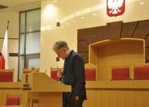 Uczestnicy wykładu.
Prezes Trybunału Konstytucyjnego prof. Andrzej Rzepliński.
Prezes Trybunału Konstytucyjnego prof. Andrzej Rzepliński i prof. Jan Zielonka.
Prof. Jan Zielonka.
Prof. Jan Zielonka.