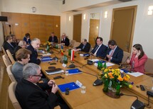 Uczestnicy spotkania Sądu Konstytucyjnego Republiki Mołdawii i Trybunału Konstytucyjnego
Uczestnicy spotkania Sądu Konstytucyjnego Republiki Mołdawii i Trybunału Konstytucyjnego
Sędzia TK Victor Popa, Prezes SK Mołdawii Alexandru Tănase i Sędzia SK Mołdawii Igor Dolea
Sędzia TK prof. Sławomira Wronkowska-Jaśkiewicz i Prezes TK prof. Andrzej Rzepliński
Prezes SK Mołdawii Alexandru Tănase
Sędzia TK Victor Popa, Prezes SK Mołdawii Alexandru Tănas, Sędzia SK Mołdawii Igor Dolea i Sekretarz Generalny SK Mołdawii Rodica Secrieru
Spotkanie w Sądzie Najwyższym
Spotkanie w Sądzie Najwyższym