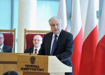 Prezes Trybunału Konstytucyjnego Pan prof. Andrzej Rzepliński i Sędziowie Trybunału.
Uczestnicy Zgromadzenia.
Prezes TK Pan prof. Andrzej Rzepliński.
Prezydent RP, Marszałek Sejmu RP, Marszałek Senatu RP, Prezes Rady Ministrów i uczestnicy Zgromadzenia.
Prezydent RP Pan Bronisław Komorowski.
Marszałek Sejmu RP Pani Ewa Kopacz.
Marszałek Senatu RP Pan Bogdan Borusewicz.
Prezes Rady Ministrów Pan Donald Tusk.
Pierwszy Prezes Sądu Najwyższego Pan Stanisław Dąbrowski.
Prezes Naczelnego Sądu Administracyjnego Pan prof. Roman Hauser.
Przewodniczący Krajowej Rady Sądownictwa Pan Antoni Górski.
Rzecznik Praw Obywatelskich Pani prof. Irena Lipowicz.
Prokurator Generalny Pan Andrzej Seremet.